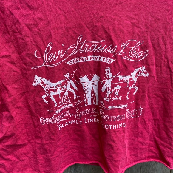 Levi’s Crop Top - Picture 2 of 2